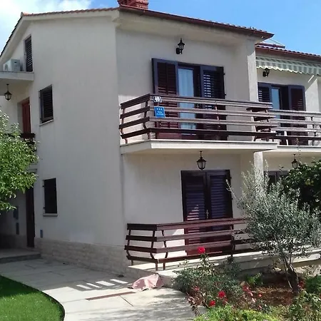 Apartmani Polonijo Nada Krk Town Exterior foto