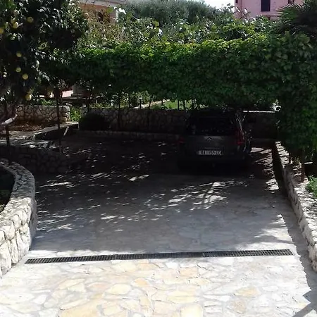 Apartmani Polonijo Nada Krk Town Exterior foto